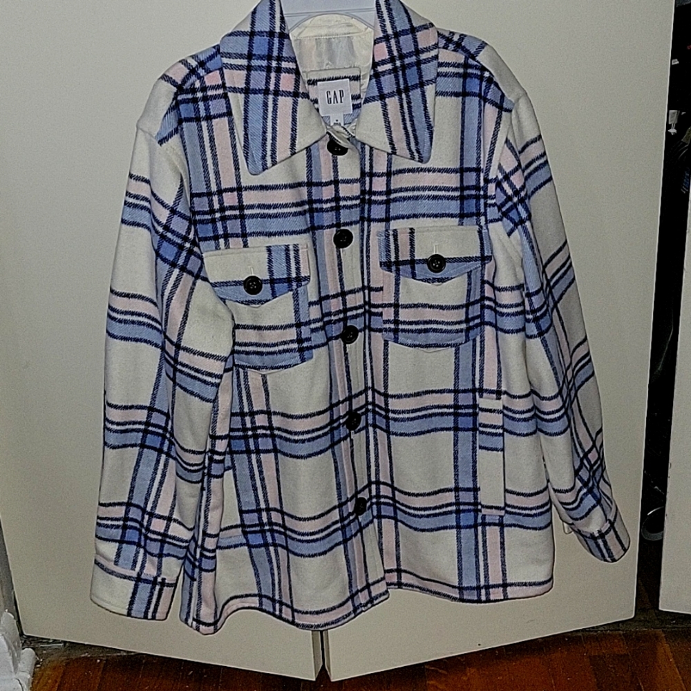 NEW. GAP Pink and Blue Plaid Shacket. Women's Medium.